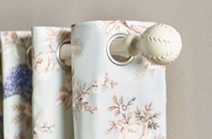 Laura Ashley 28mm Swirl Curtain Pole Cream - Thumbnail 2