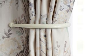 Laura Ashley Cream Ball End Curtain Holdbacks - Thumbnail 2