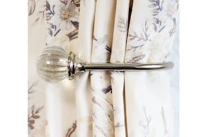 Laura Ashley Vivien Glass Curtain Holdback Chrome - Thumbnail 2